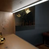 profil led do płyt meblowych nabijany cokołowy kątowy Q18 aranżacja perfektmarket.webp