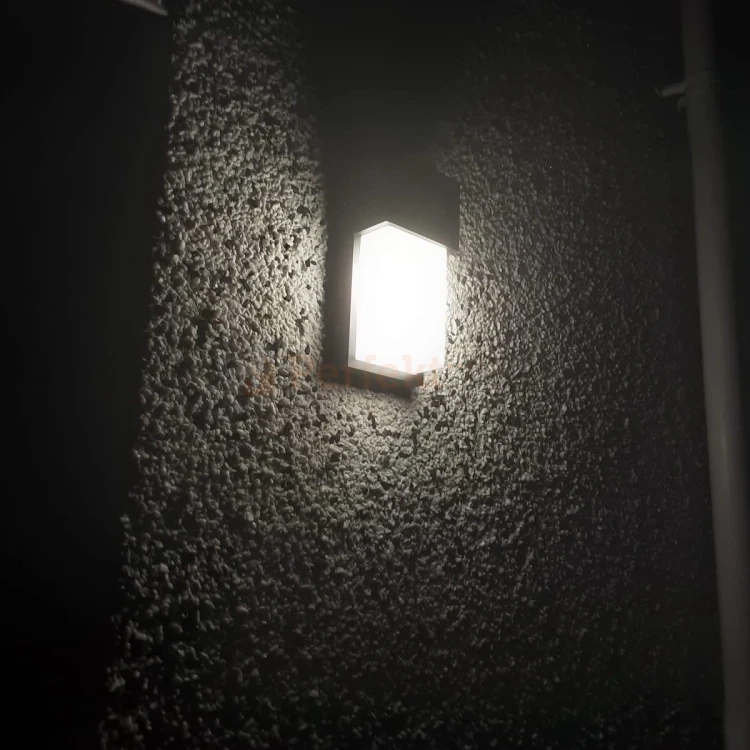 Lampa ścienna zewnętrzna kinkiet na dom Miria 1xE27 IP44 czarny perfektmarket olsztyn.webp