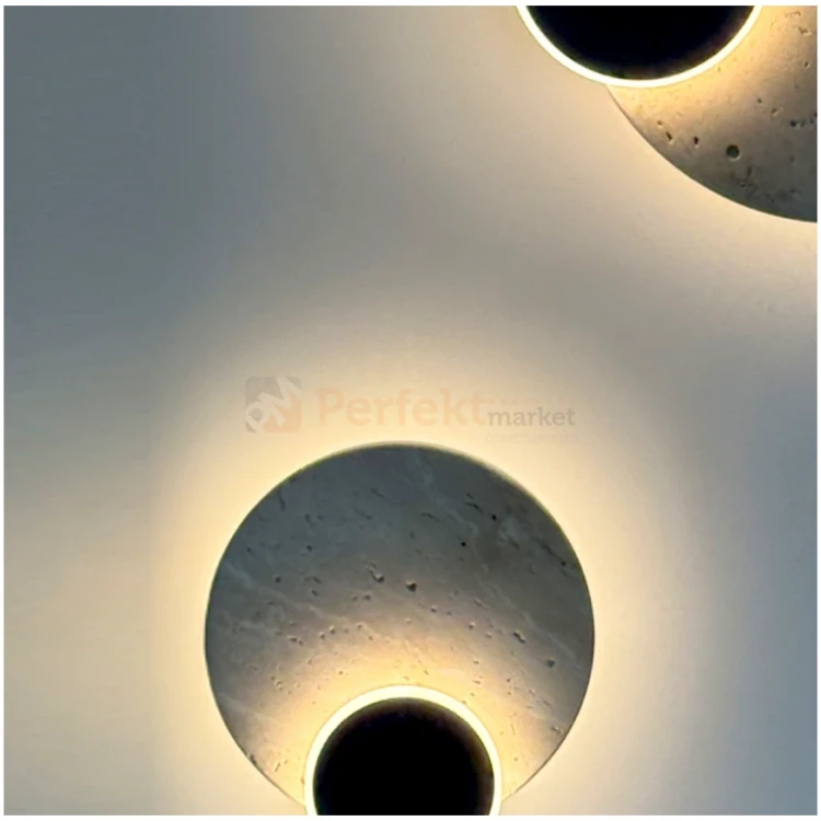 Eclipse Wall kinkiet z trawertynu LED okrągły design naturalny perfektmarket 2.webp