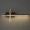 Lampa ścienna kinkiet ze złotą figurą AMICI LED 31 cm czarny perfektmarket (2).webp