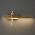 Lampa ścienna kinkiet ze złotą figurą AMICI LED 31 cm złoty perfektmarket (4).webp
