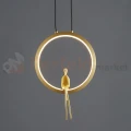 Lampa wisząca AMICI 27cm złoty ring z złotą figurą 3000K perfektmarket (6).webp