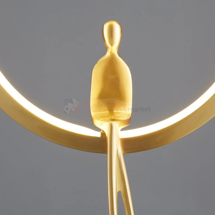 Lampa wisząca AMICI 27cm złoty ring z złotą figurą 3000K perfektmarket (5).webp