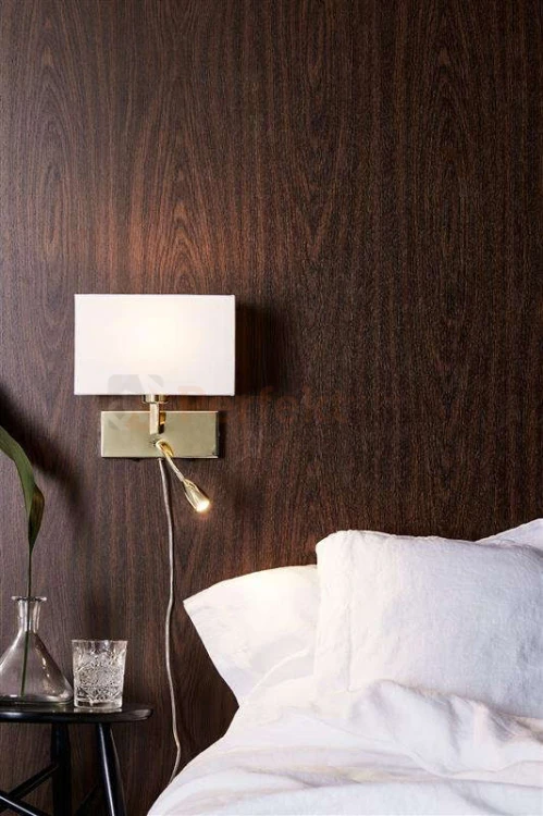 klasyczna-lampa-scienna Savoy 106308 markslojd-kwadratowa cube abazurowa-oprawa-kinkiet-regulowany ruchomy-złota-biala tkanina.jpg