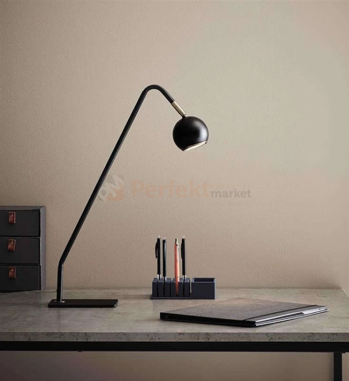 lampa biurkowa stołowa do sypialni  coco 107340 Markslojd czarna kula złota złoto mosiądz perfektmarket .jpg