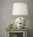 lampa stołowa biurkowa dekoracyjna kwiaty tattoo tatuaż salon_tatuażu kwiecista na tekstylny_abażur do sypialni  mansion 107040 Markslojd ceramika ceramiczna perfektmarket.jpg