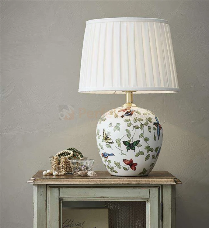 lampa stołowa biurkowa dekoracyjna kwiaty tattoo tatuaż salon_tatuażu kwiecista na tekstylny_abażur do sypialni  mansion 107040 Markslojd ceramika ceramiczna perfektmarket.jpg
