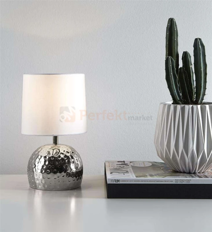 lampa stołowa biurkowa dekoracyjna chrom biała chromowana tekstylny_abażur do sypialni do_restauracji kula okrągła błyszcząca hammer 105961 Markslojd stalowa perfektmarket.jpg