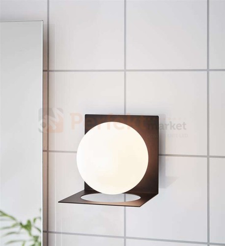 kinkiet na wysięgniku do salonu lampa_ścienna zenit kula szklana biała_kula 107495 Markslojd czarna modernizm perfektmarket.jpg