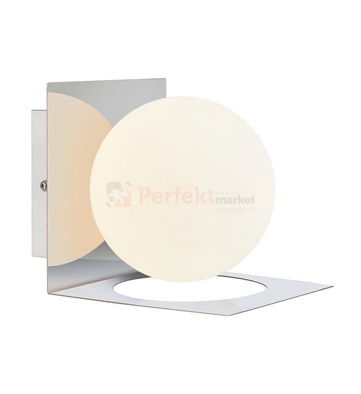 kinkiet na wysięgniku do salonu lampa_ścienna zenit kula szklana biała_kula 107488 Markslojd modernizm perfektmarket.jpg