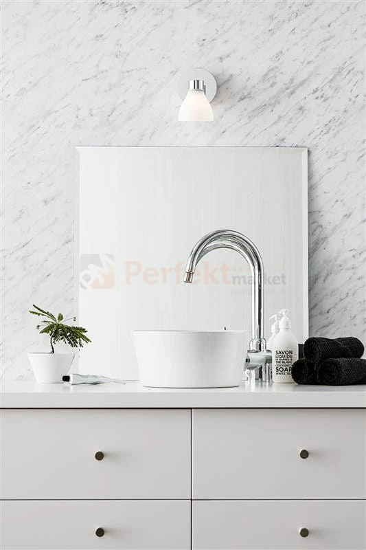 Kinkiet lampa ścienna szklana Cassis Markslojd IP44 106367