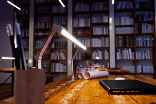 zaślepka aluminiowa do profilu LED typu cosmo z otworem czarna srebrna oświetlenie_led lampa biurkowa perfektmarkat.jpg