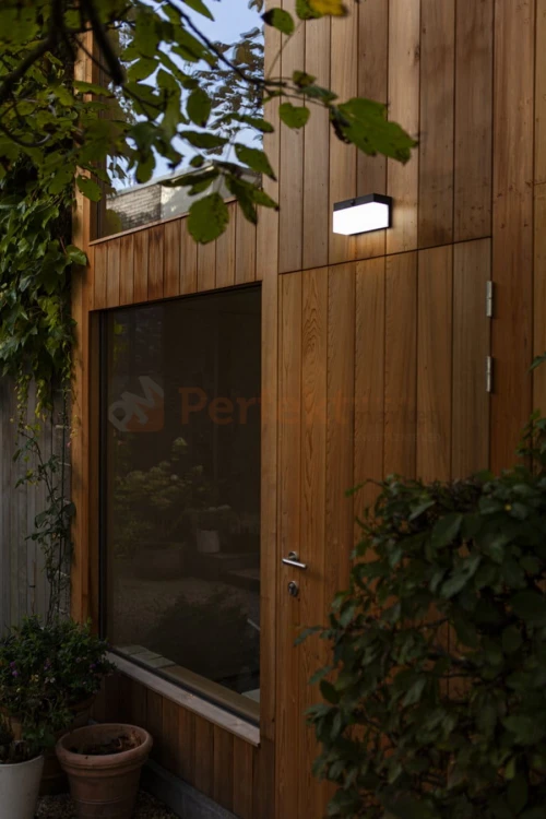 Lampa elewacyjna solarna z czujnikiem FRAN OUTDOOR SOLAR LED WALL 1 LIGHT Lutec 2.jpg