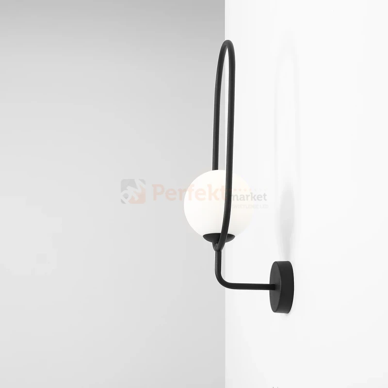 Riva wall perfektmarket.jpg
