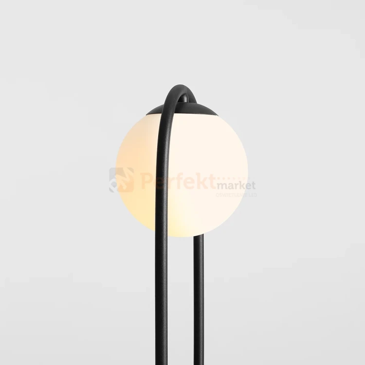 Riva table detal perfektmarket.jpg
