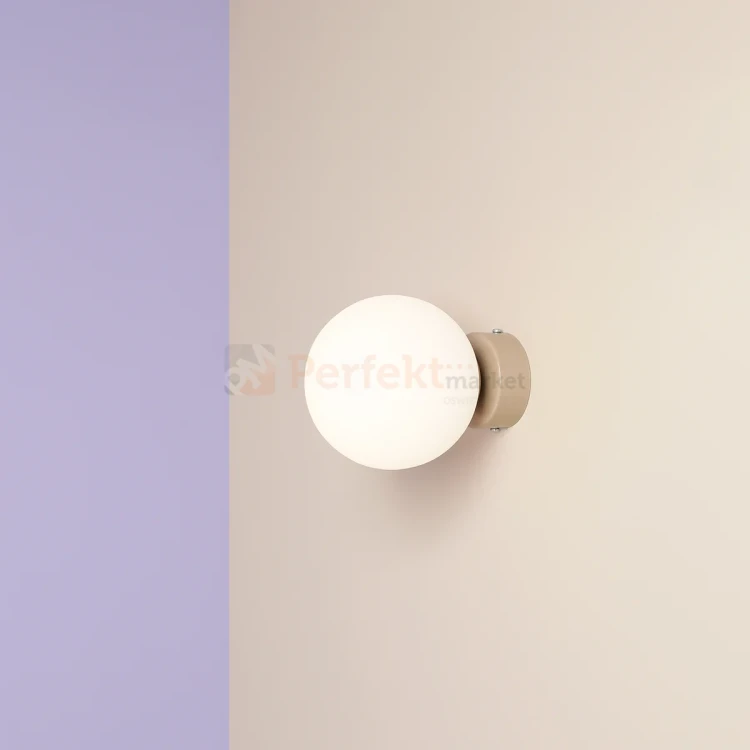 1-ball-wall-beige-male perfektmarket.jpg