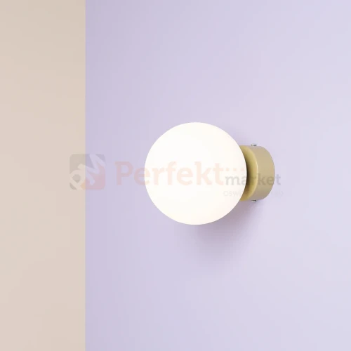 1-ball-wall-khaki-male perfektmarket.jpg