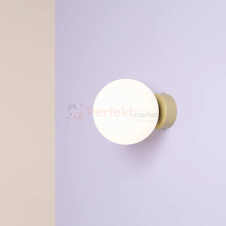1-ball-wall-khaki-male perfektmarket.jpg