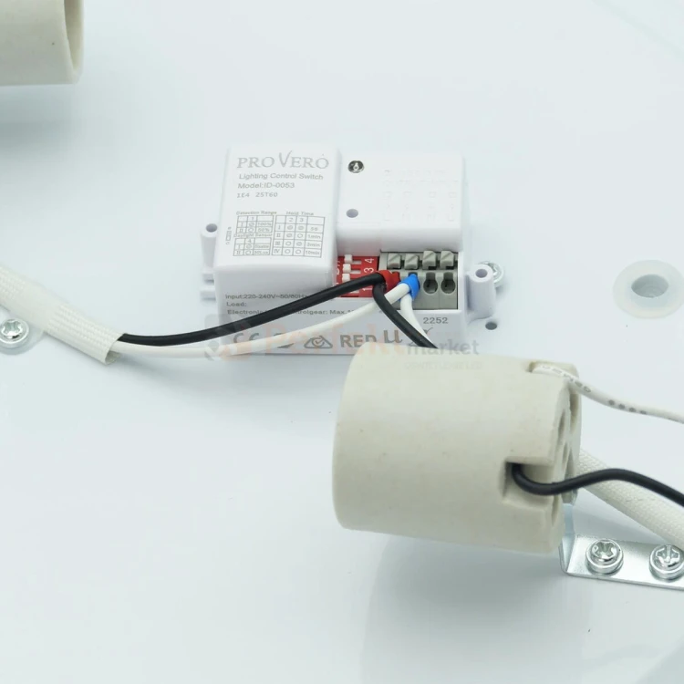 plafon-boston-2xe27-ip44-z-czujnikiem (1).jpg