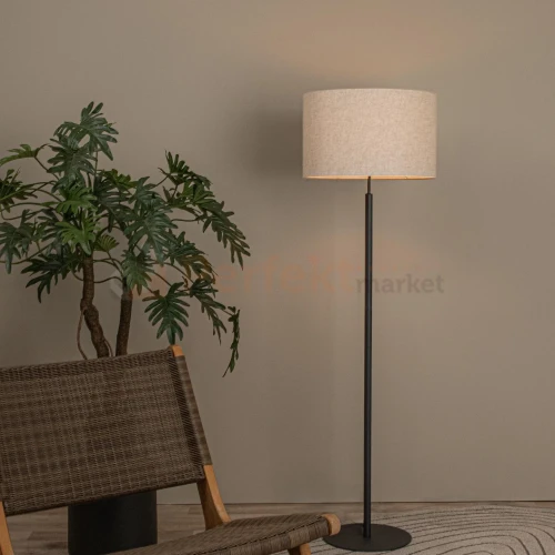 Lampa podłogowa MAYA Lucide czarna beżowy klosz klosz aranżacja perfektmarket.webp