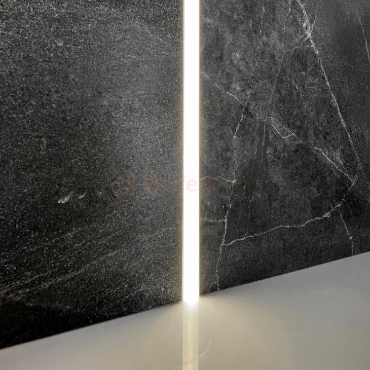 AQU czarna 11 PERFEKT MARKET OLSZTYN.webp