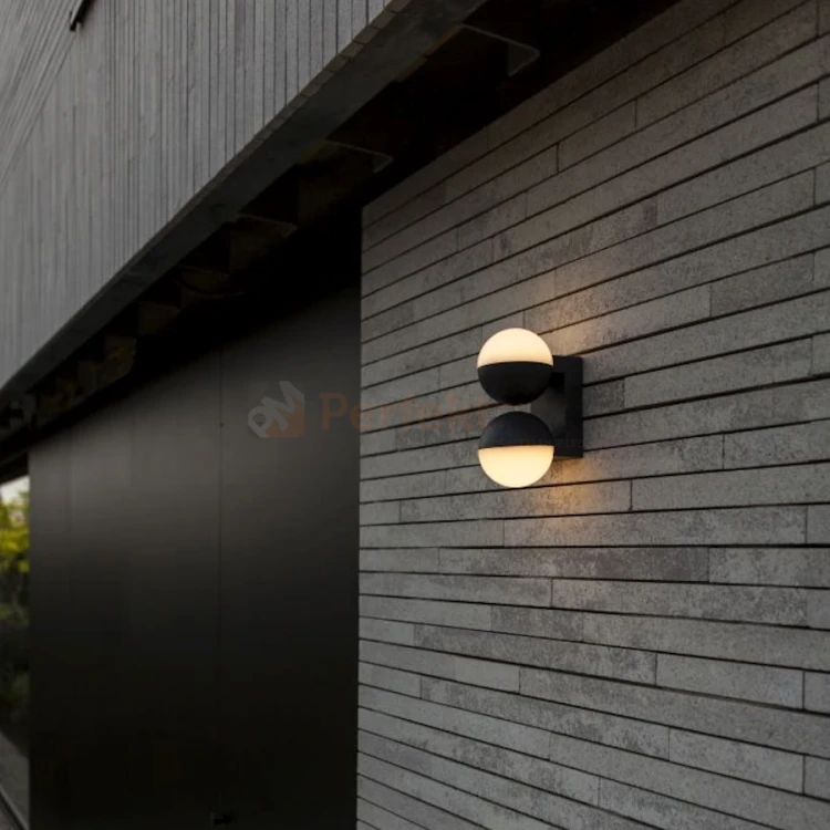 LOOMA lampa ścienna kinkiet zewnętrzna podwójna biała kula ciemny szary 2xE27 10cm IP54 Lutec 2 perfektmarket.webp