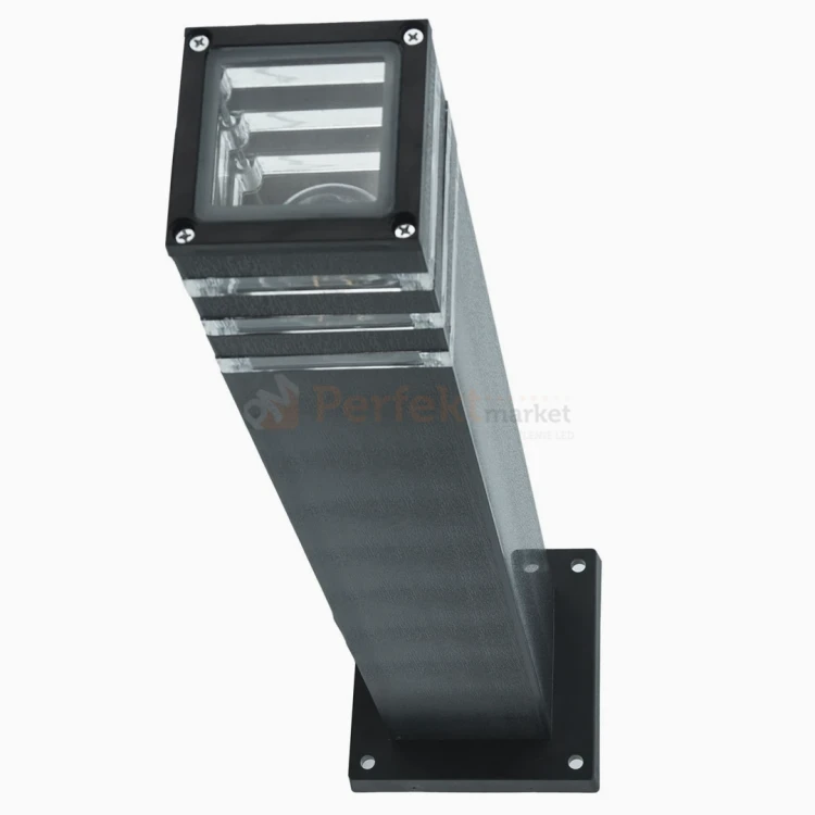 Słupek oświetleniowy ogrodowy z czujnikiem ruchu i zmierzchu PIR SAGITTA 60cm czarny E27 IP54 3 perfektmarket.webp