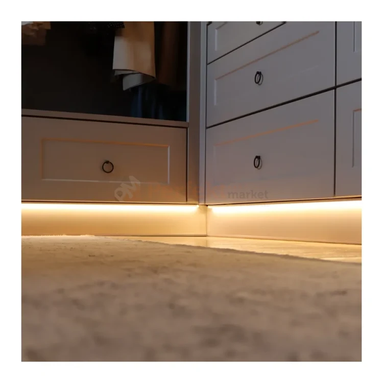 Profil do taśm LED wieńcowy nakładany FLOOR LINE srebrny z kloszem perfektmarket (1).webp