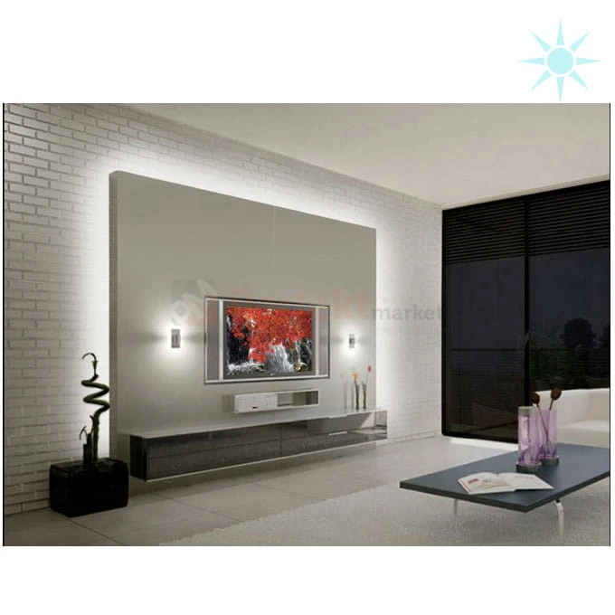 Aranżacja z taśmą LED 120 SMD 2835 IP20 rozmieszczoną wokół telewizora.