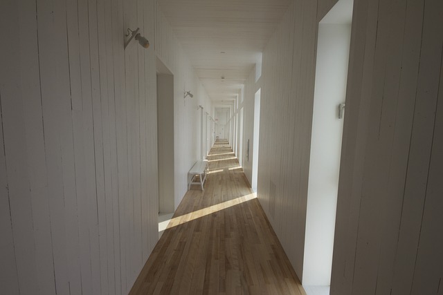 LED w wąskim korytarzu